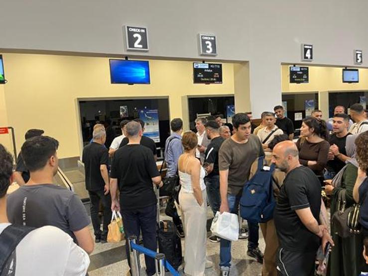 Diyarbakır Havalimanı pistinde çatlak Uçaklar başka meydanlara divert etti