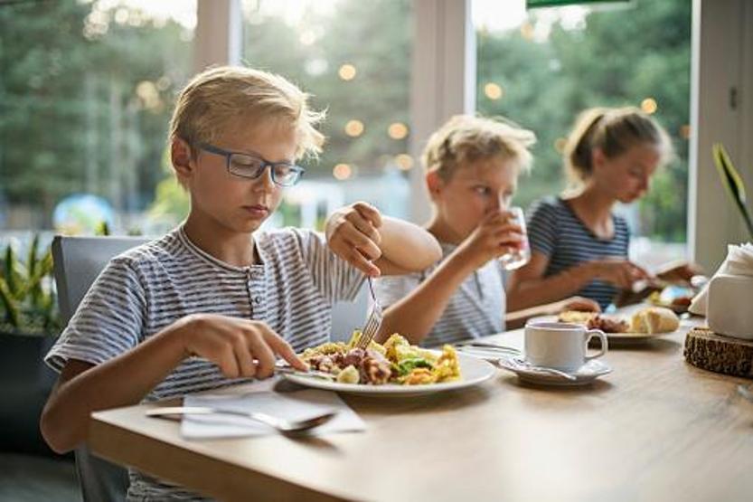 Çocuğunuz Hızlı mı Yiyor Bu Alışkanlık Obeziteyi Tetikliyor
