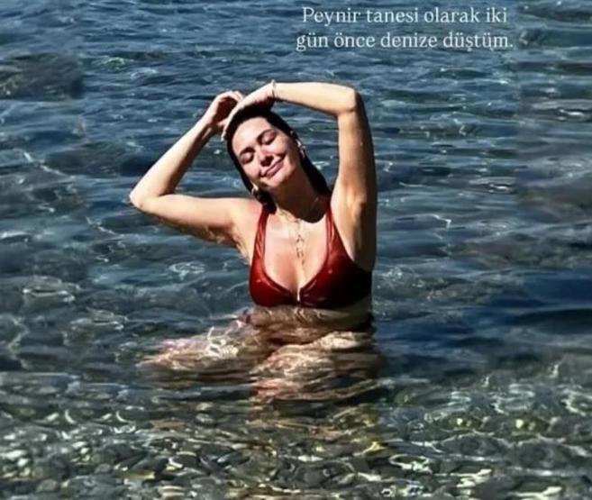 Ünlüler Akın Etti Sahiller Alev Aldı Bir Peynir Tanesi Olarak 2 Gün Önce Denize Düştüm