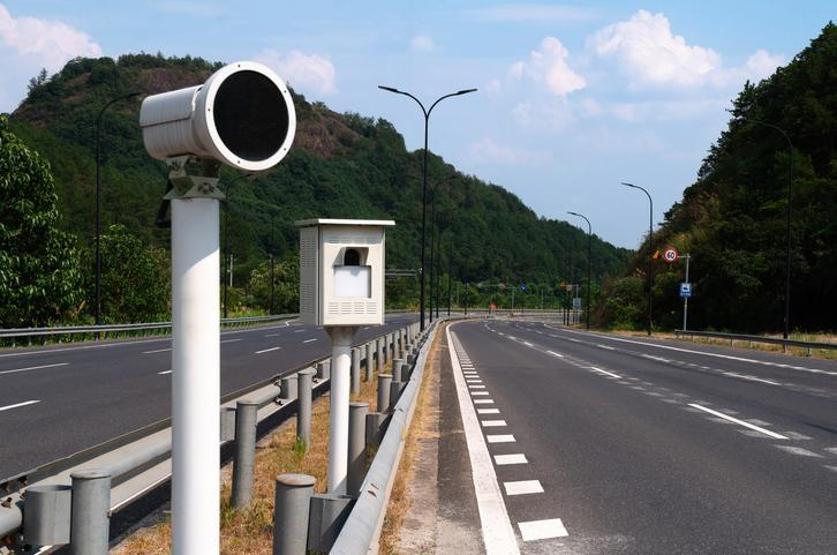 YENİ TRAFİK CEZALARI 2025: Alkollü Araç Kullanımı, Hız İhlali, Drift ve Emniyet Kemeri Cezaları: Trafik Kanunu Maddeleri Değişiyor