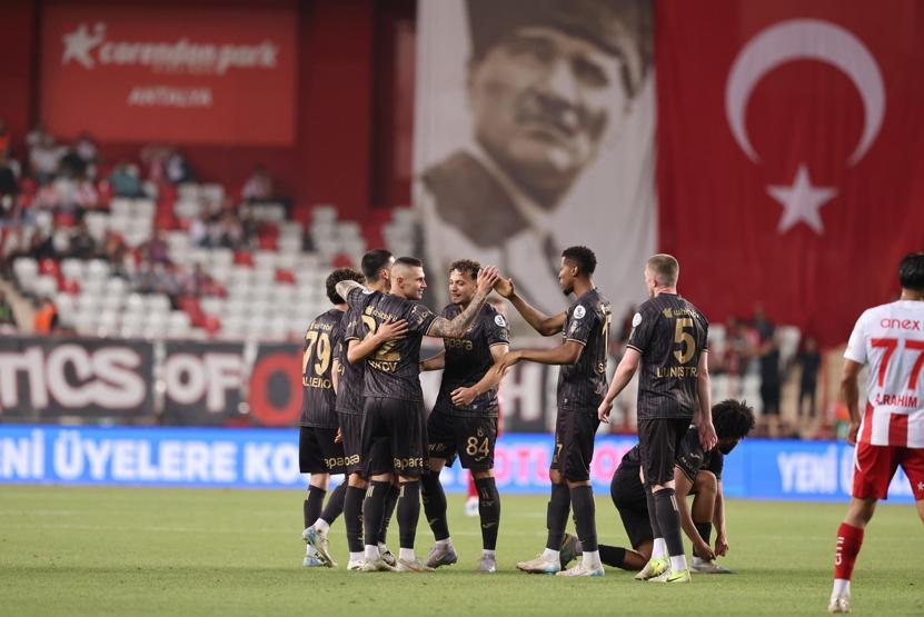 Trabzonspor, hatırlamak istemeyeceği bir sezonu geride bıraktı
