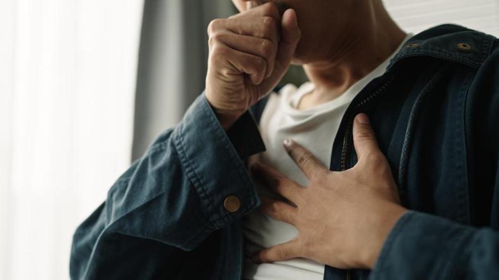 SAKIN GÖRMEZDEN GELMEYİN 40 yaşını geçtiyseniz dikkat Bu belirtilerle kendini gösteriyor: Nefes darlığı, yorgunluk, öksürük...