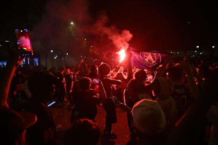 PSG şampiyon oldu, Paris yandı Fransız bakandan tepki çeken barbar paylaşımı...