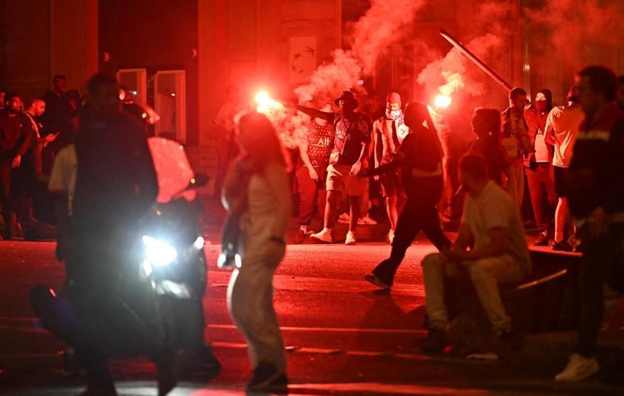 Paris Saint-Germain şampiyon oldu, Fransa sokakları karıştı: 2 ölü, yüzlerce gözaltı