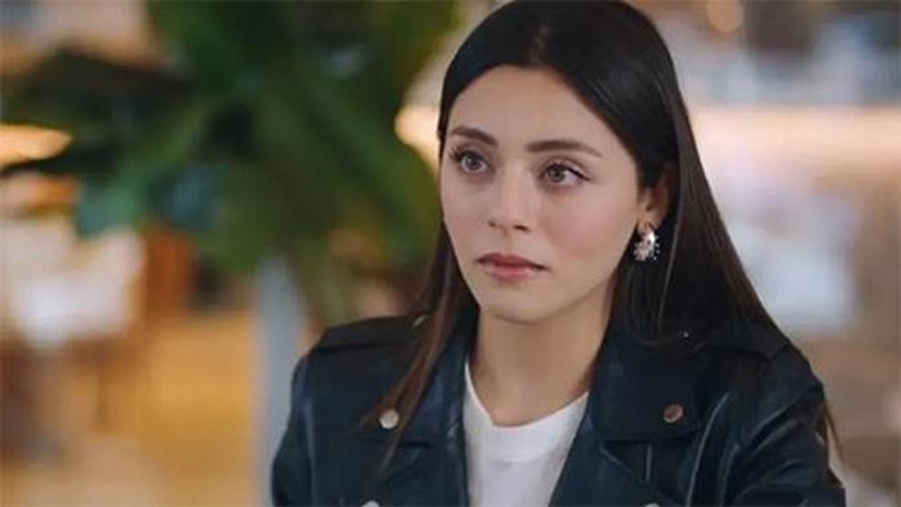 Kızılcık Şerbetinin Finalinden Sonra Sıla Türkoğlundan Sürpriz Hamle Hayranlarını Şaşırttı