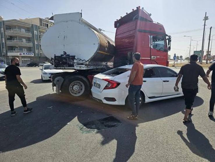 Mardinde tanker ile otomobil çarpıştı: 6 yaralı