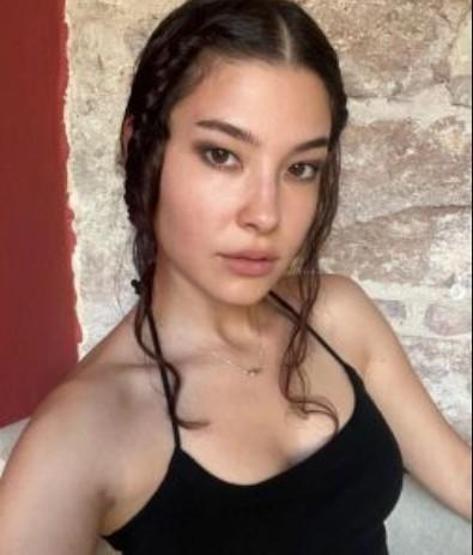 Esra Kılıçtan sert çıkış: Erkekler prenses oldu, peşlerinden koşmamızı bekliyorlar