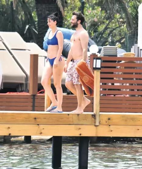 Bodrum’da yaz coşkusu başladı Bikinisi tüm dikkatleri üzerine çekti