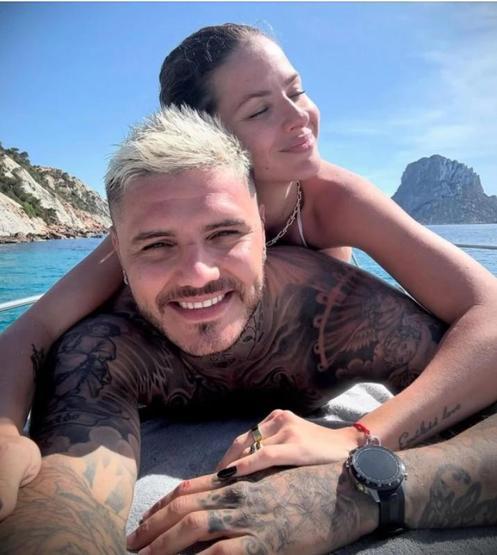 Ibiza Yangın Yeri: Gel Bir Sarayım Aşkın Olayım