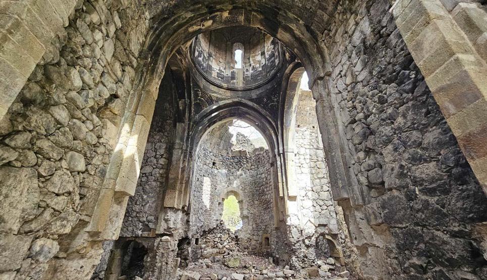 Doğayla İç İçe Konumu ve Tarihi Dokusuyla Öne Çıkıyor Rabat Manastırına Ziyaretçi Akını