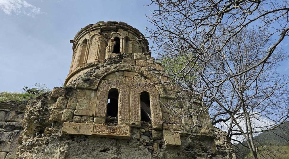 Doğayla İç İçe Konumu ve Tarihi Dokusuyla Öne Çıkıyor Rabat Manastırına Ziyaretçi Akını