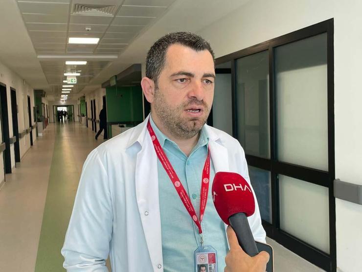 İlaç tedavisinde yan etki görülen Parkinson hastalarına beyin pili ameliyatı