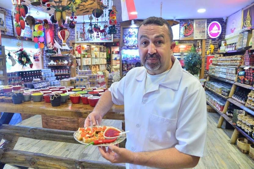 Acı Biberden Reçel Olur mu Bursalı İşletmeci Şili Biberinden Reçel Üretti Arap Turistlerin Gözdesi Oldu Önce Şaşırıyorlar, Tadınca Beğeniyorlar