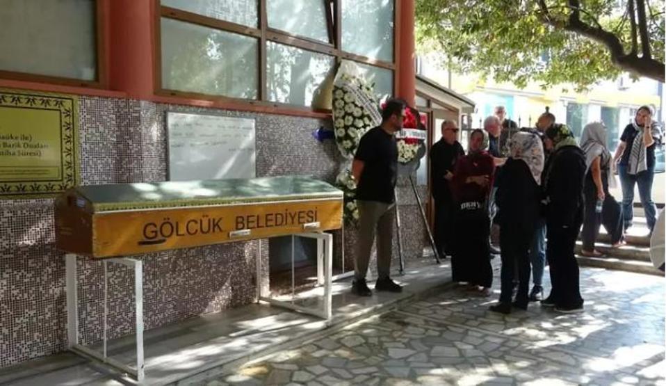 Demet Akalın’ın Acı Günü: Kuzeni Hakan Kılıç Gözyaşlarıyla Defnedildi
