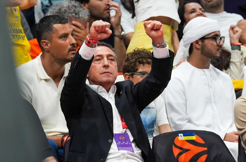 Ali Koç, PSG Başkanı Nasser Al-Khelaifiden yıldız futbolcuyu Fenerbahçeye istedi