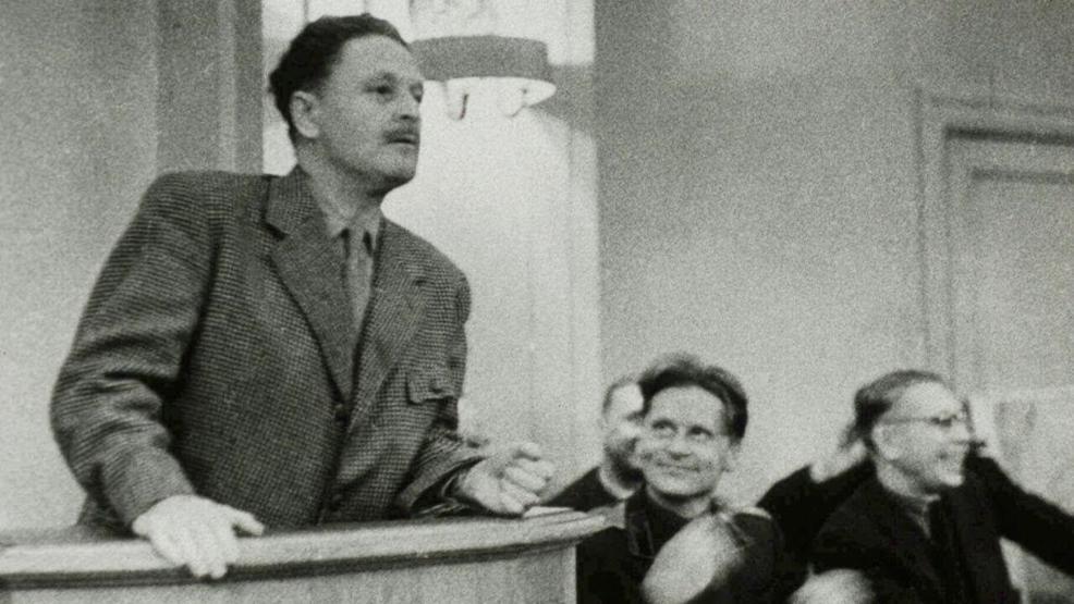 NAZIM HİKMET ŞİİRLERİ: En Anlamlı, En Duygusal Nazım Hikmet Ran Şiirleri Türk Şiirinin Usta İsmi 62. Ölüm Yıl Dönümünde Anılıyor