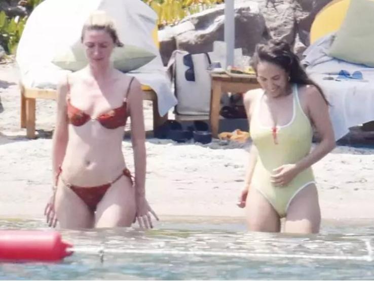 Ünlü İsimler Bodrum’da Yaz Sezonunu Denizle Karşıladı