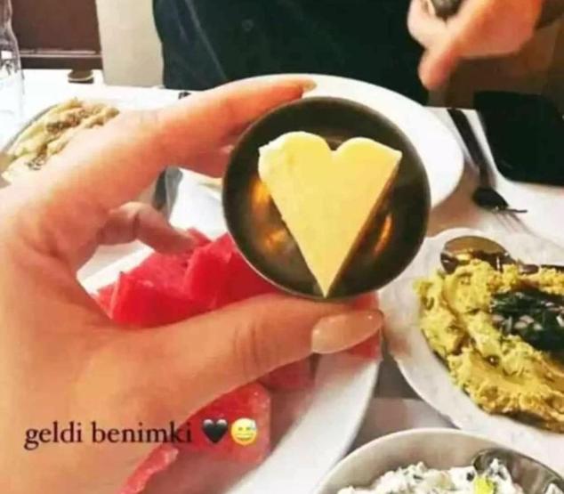İlişkilerine yeni bir şans verdiler Hande Doğandemir - Emre İzer aşkı yeniden alevlendi