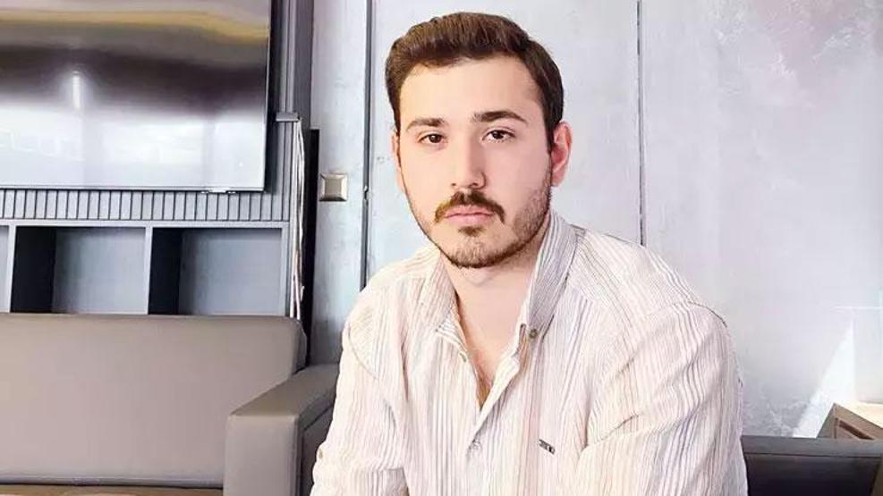 Mavi gömlekli konuştu: Ölüm tehditleri var evimde kalamıyorum