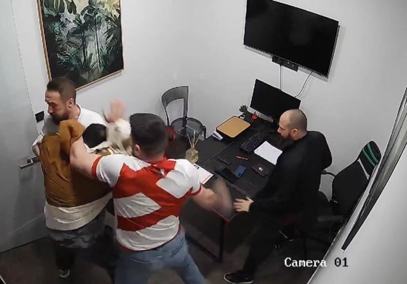 Milli sporcuya silahlı pusu Dakikalarca tekme tokat darp ettiler