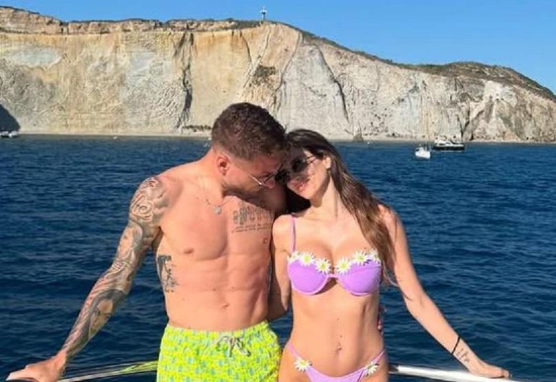 Beşiktaşın yıldızı Ciro Immobile tatilde aşka geldi KALPLER HAVADA UÇUŞTU