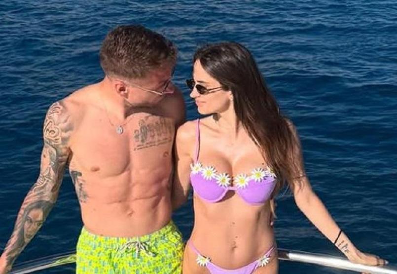Beşiktaşın yıldızı Ciro Immobile tatilde aşka geldi KALPLER HAVADA UÇUŞTU