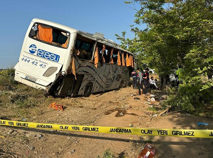 Konyada bayram sabahı feci kaza: Ölü ve yaralılar var