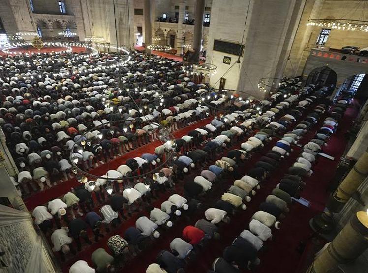 Milyonlar saf tuttu Tüm Türkiyede bayram coşkusu