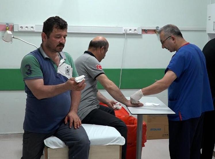 Klasikleşen bayram görüntüleri: Acemi kasaplar hastaneye koştu
