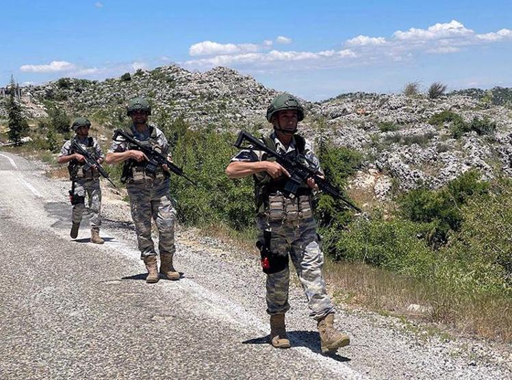 1500 rakımda bayram: Mehmetçik vatan nöbetinde