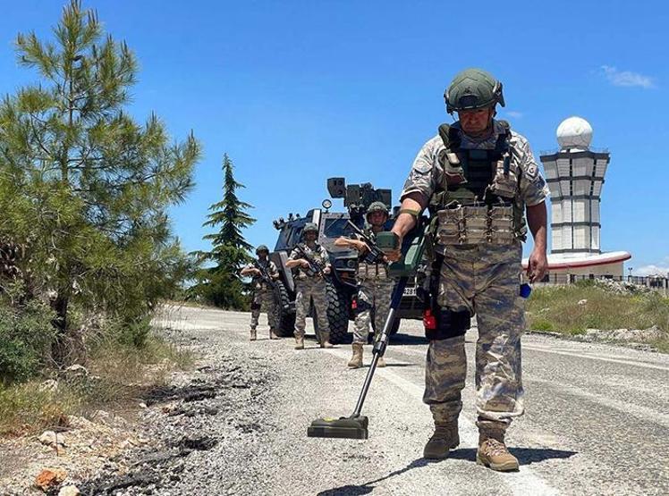 1500 rakımda bayram: Mehmetçik vatan nöbetinde