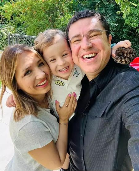 Ünlü İsimlerden Bayram Mesajları Bayramda Tatil Yapmayanlar da Var