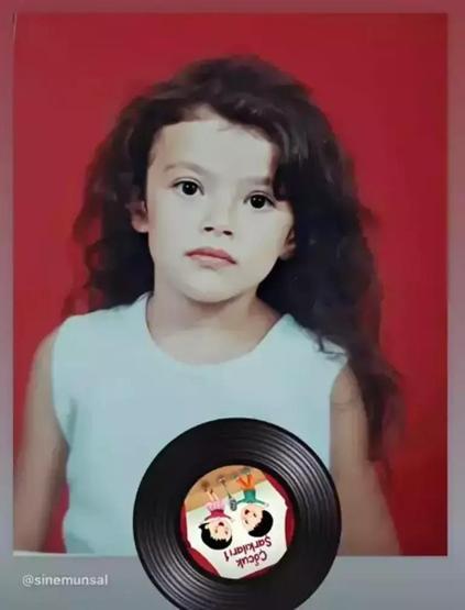 Akın Akınözünün çocukluk haline bakın İlk deneme çekimini paylaştı, gören şaştı kaldı: ÇOK TATLISIN