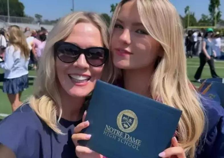 Kim der ki 53 yaşında Jennie Garth sosyal medyayı salladı: Kendime hiç bu kadar güvenmemiştim