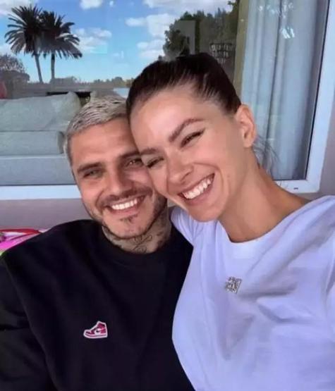 Icardi ve Wanda Nara Yine Karşı Karşıya Gelen Mail Olay Yarattı Sosyal Medyada Hakaretler Havada Uçuştu