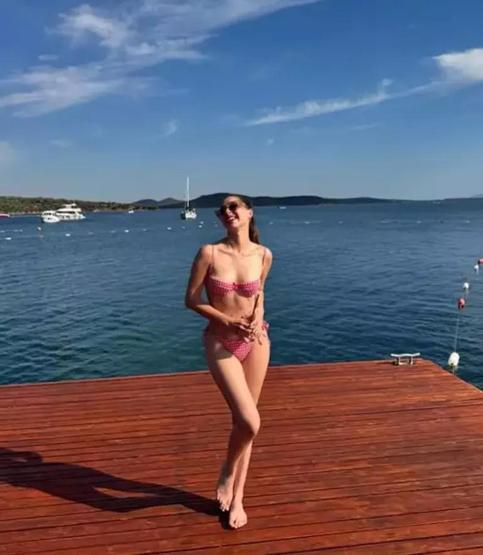 Cemre Bayselin Güneş’i Yakalıyorum Pozu Sosyal Medyayı Salladı Aytaç Şaşmazdan Dikkat Çeken Gönderme