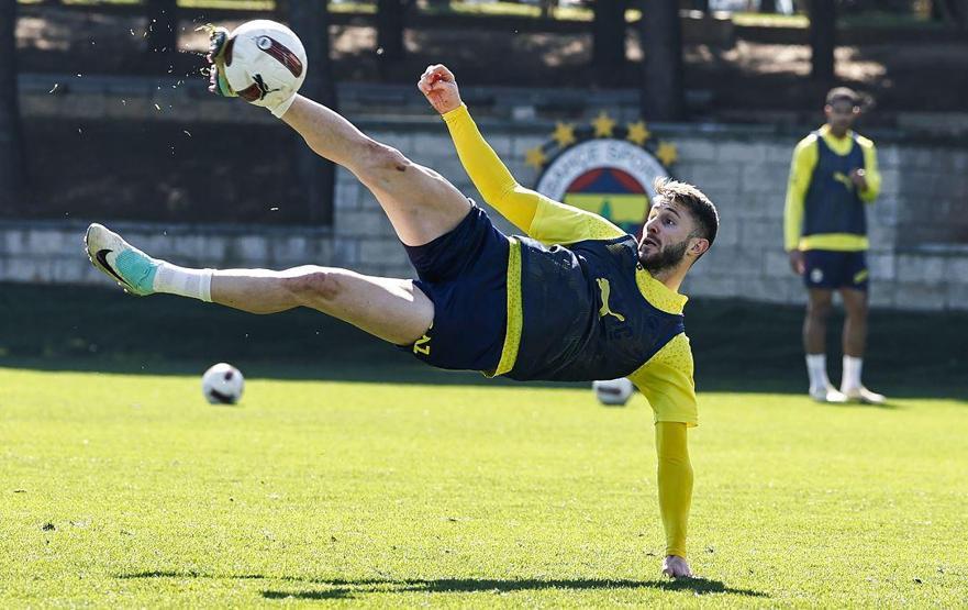 Arda Turan, Fenerbahçe’nin orta sahasını istiyor Resmî teklif…