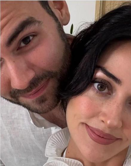 Esra Bilgiç ve Faruk Sabancı’dan Romantik Tatil Paylaşımı Yaz Sezonunu Sevgilisiyle Açtı