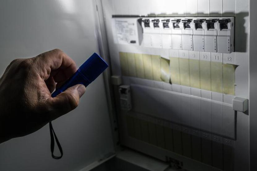 15 İLÇE İSTANBUL ELEKTRİK KESİNTİSİ: İstanbul Elektrik Kesintisi Ne Zaman Bitecek Elektrikler Ne Zaman Gelecek BEDAŞ AYEDAŞ 8 Haziran Elektrik Kesintisi Açıklaması