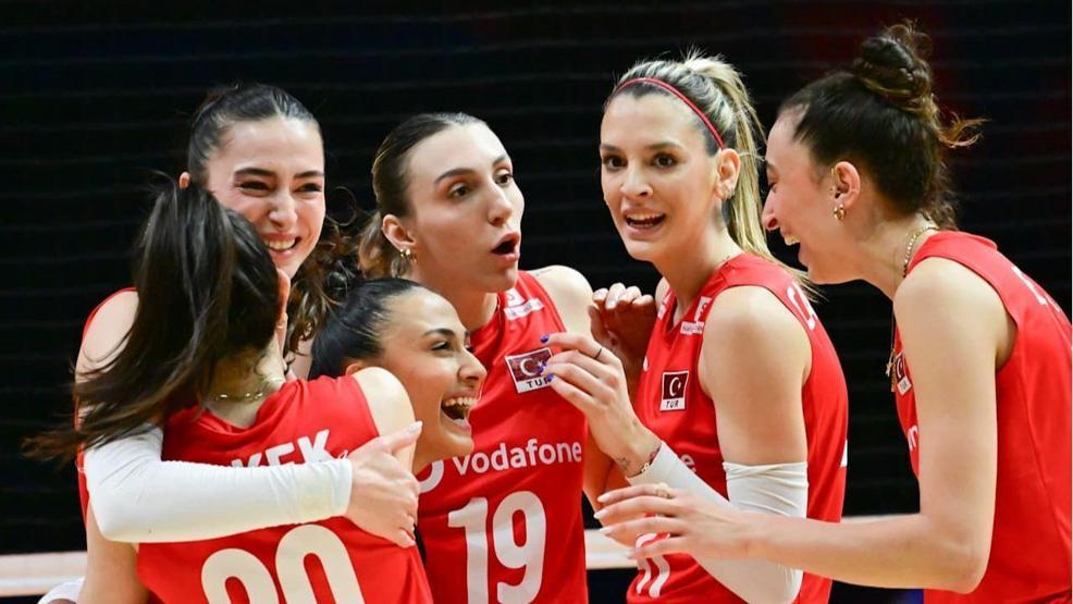 Alexia Carutasu (Alexia Karutasu) Kimdir Alexia Carutasu Nereli, Kaç Yaşında Aleksia Karutasu Hangi Takımda Forma Giyiyor