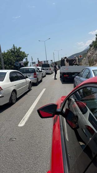 Kemer yolunda korkunç kaza Ölü ve yaralılar var