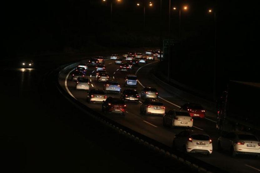 Yollarda bayram tatilinden dönüş yoğunluğu başladı