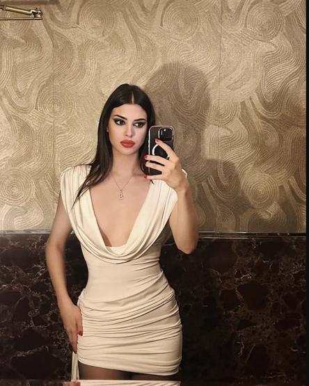 Derin Talu’dan Mezuniyet Sürprizi Ünlü Oyuncunun Kızıyla Aynı Sınıfta Okuduğu Ortaya Çıktı