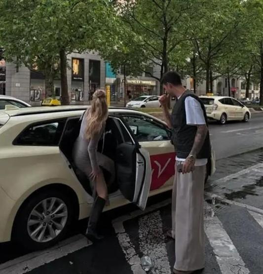 Yasemin Şefkatli ve İdo Tatlıses Berlin’de Romantik Tatil Yaşadı