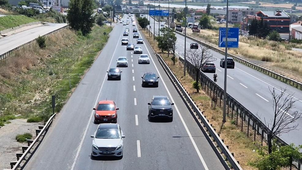 Tatilciler dönüyor Tekirdağ-İstanbul yolunda yoğunluk