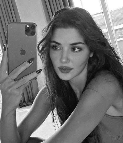 Ünlülerin güzellik sırrı ifşa oldu Aralarında kimler yok ki: Serenay Sarıkaya, Hande Erçel, Mine Tugay... Meğer parlak cildini ona borçluymuş
