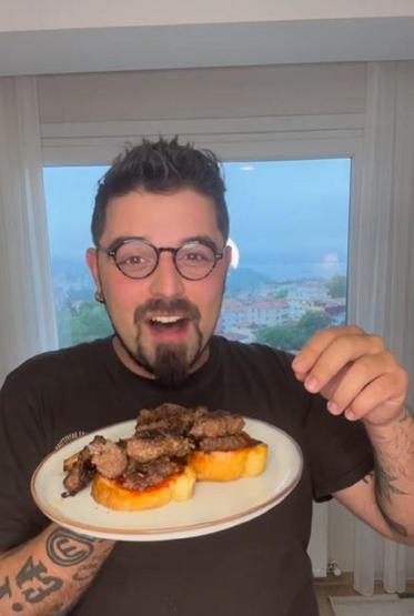 150 yıllık lezzet MasterChef şampiyonu Uğur Kardaştan Balkan köftesi tarifi Meğer püf noktası buymuş