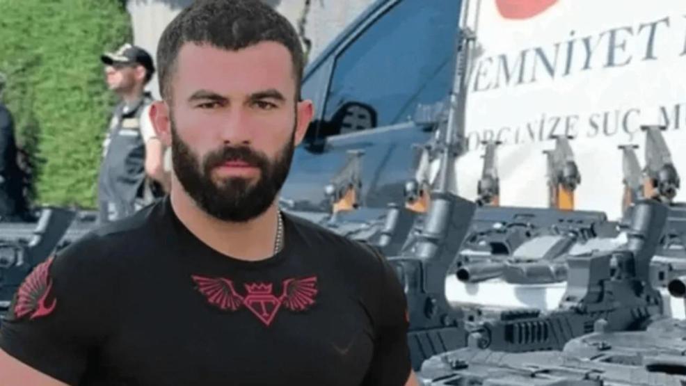 Ruhsatsız silah çetesinden Turabi çıktı Tam 43 şüphelinin yer aldığı iddianameden Survivor Turabi Çamkıran da var
