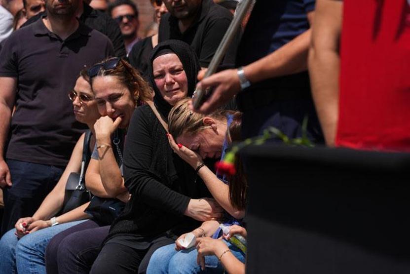 Ferdi Zeyreke veda: On binlerce kişi uğurladı Son röportajında ne demişti İşte detaylar...