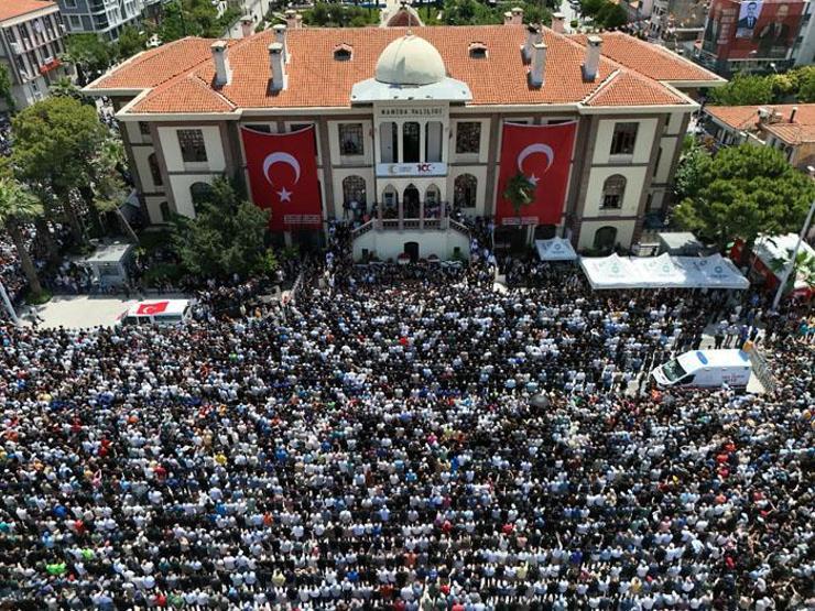 Ferdi Zeyreke veda: On binlerce kişi uğurladı Son röportajında ne demişti İşte detaylar...